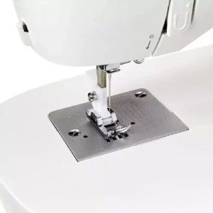 Maquina De Costura Reta Singer M1605 Portatil Branca 220v - Imagem 6